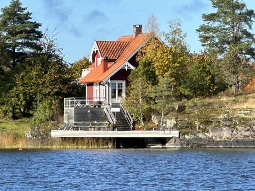 Unique house in Kopmannebro with fantastic lake plot - Housity