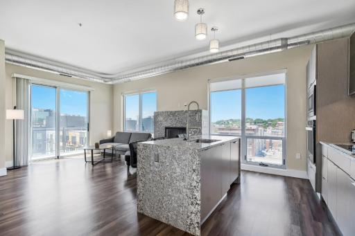 Upscale Two Bedroom Stay with Amazing Rooftop 748 - Housity