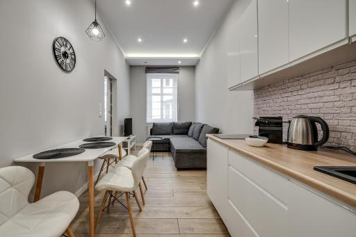 Central Platinum Apartments 8 - Housity