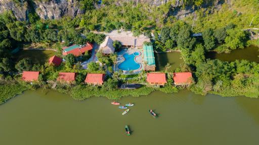 Xuan Son Lakeside Bungalow - Housity