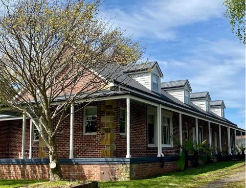 Lady Heleena's At Strahan - Housity