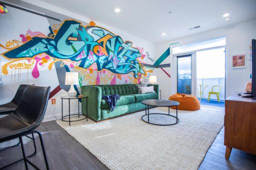 Aesthetic Condo Minutes From Downtown 315 - Housity