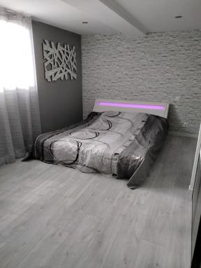 Petit studio moderne au bord du canal - Housity