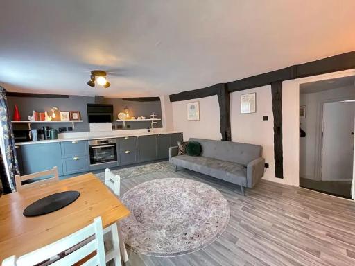 16th Century Apartment Full of Original Features - Housity