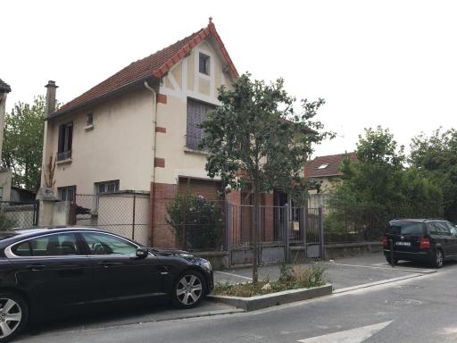 Comfortable Paris 4 - Housity
