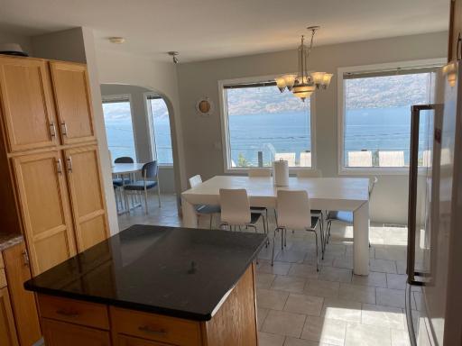 Blue View Family Getaway - Housity