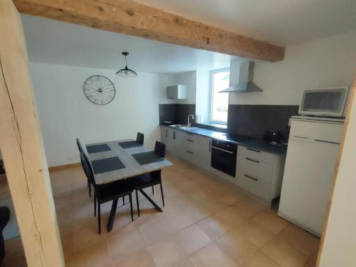 Gîte chaleureux au cœur du village - Housity