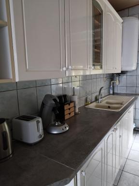 Le Thannois - appartement 2 chambres, salon, cuisine équipée, parking et wifi gratuit - Housity