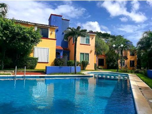 Cozy townhouse in great location - Housity