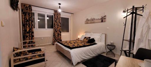 AMIENS Studio cocooning et tranquille dans un jardinet a l'arrière d'une copropriété 2mm de la gare - Housity