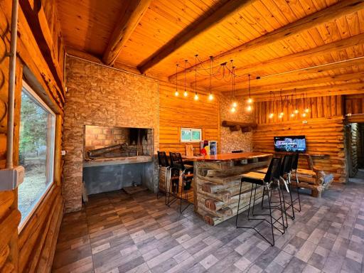 Cabaña campestre con amplio parque y pileta - Housity