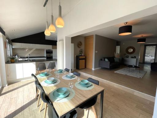 Agréable maison 3 chambres, 2 sdb, bureau, parking - Housity
