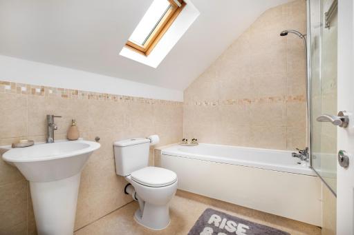 Meersbrook Luxury Duplex Apartment - Housity