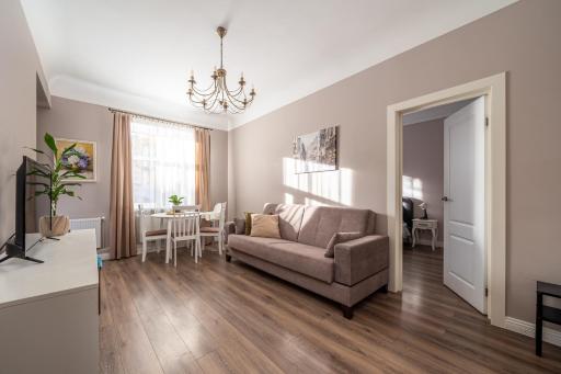 Charming Latvian classic style apartment - Hizvo