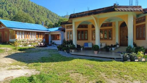Dorjeehomestay - Housity