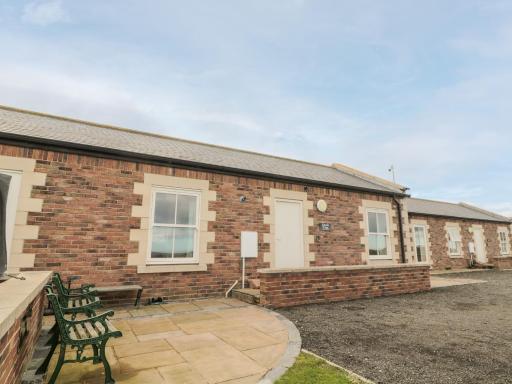 Bank Top Cottage - Housity