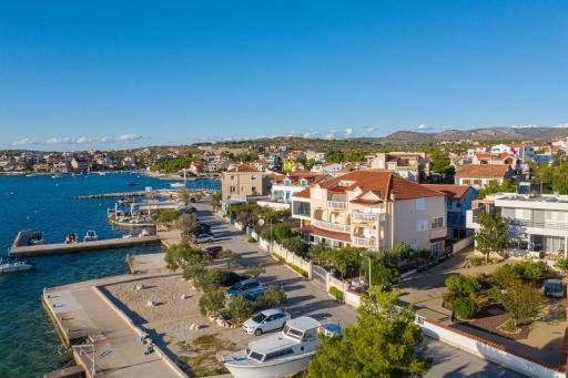 Apartments by the sea Brodarica, Sibenik - 4194 - Housity