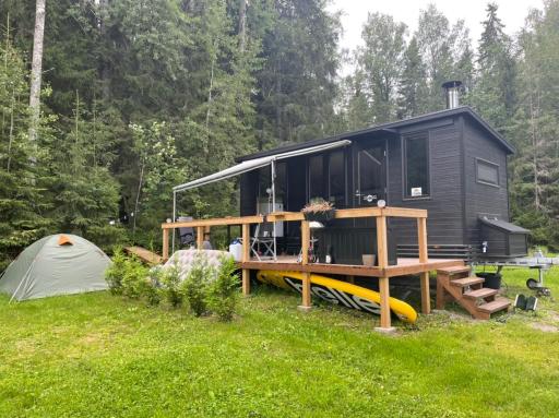 Mökkivaunu saunalla Nuuksion kansallispuistossa - Housity