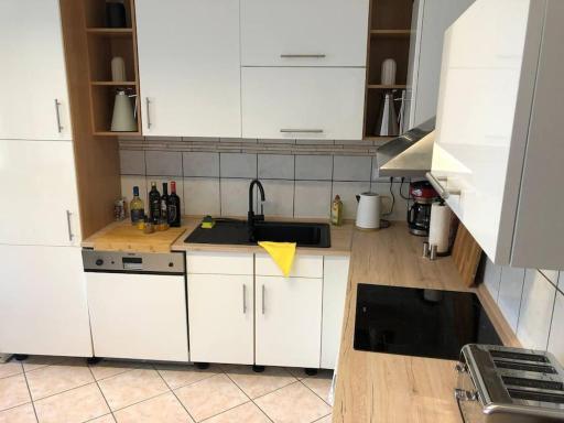 Schöne Ferien/Monteurswohnung mit 8 bis 16 Betten - Housity