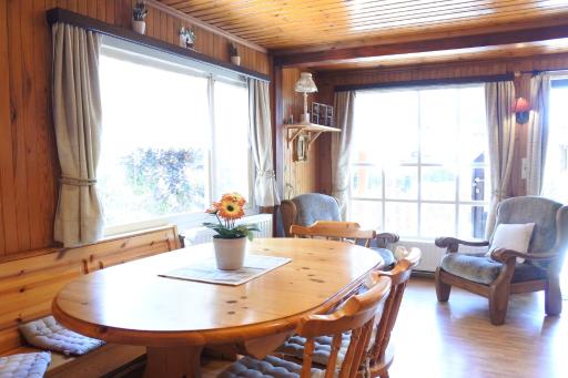 Charming holiday chalet located in a private estate with fenced garden - Housity