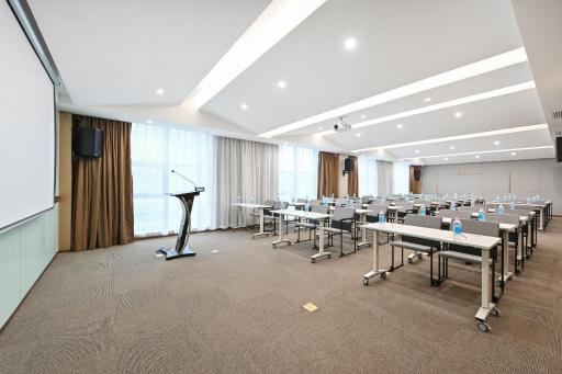 Atour Hotel Luliang Central Park - Housity