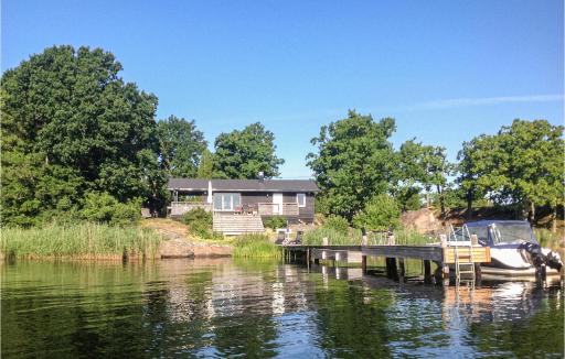 3 Bedroom Lovely Home In Ronneby - Housity