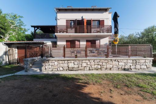 Beachfront apartments Calm Sea - Housity