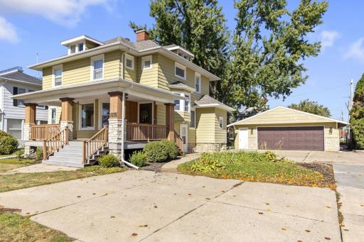 Pet-friendly 4 BD Historic Charmer at Marion Uptown - Housity