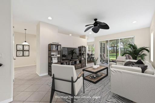 Modern Townhouse in Bella Terra with lots of amenities. - Housity