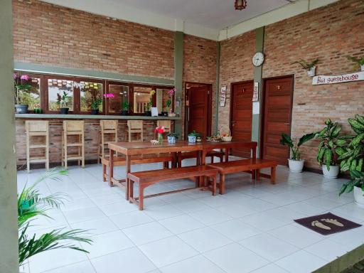 Bua Guest House - Housity