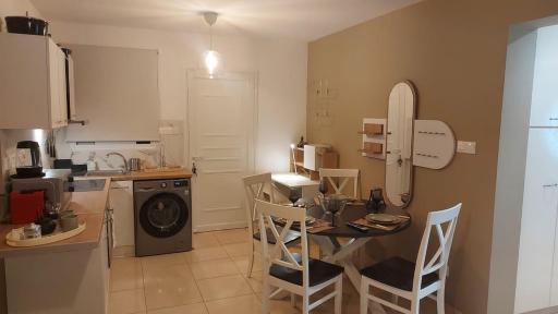 Chic Getaway - Housity