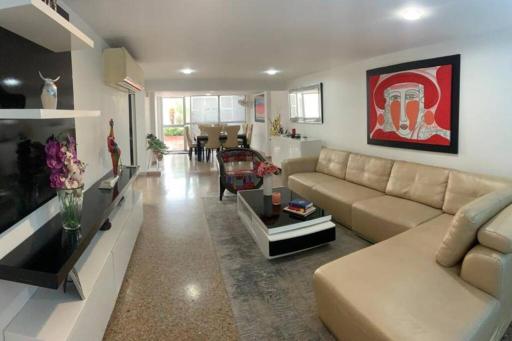 Hermosa casa en el barrio San Carlos - Housity