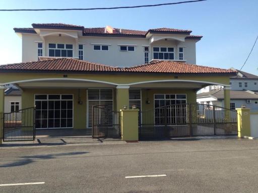Restu Homestay - Housity