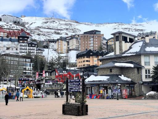 SKI PLAZA SIERRA NEVADA & Zona Baja - Housity
