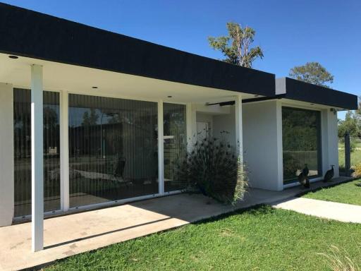 Casa frente al lago en barrio privado - Housity