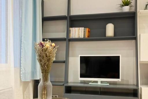 Quiet studio in St Peter's Square - Housity