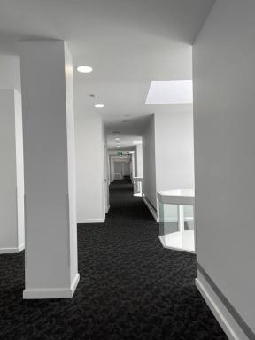 Studio 25/247 gouger st Ex hotel room 430 - Housity