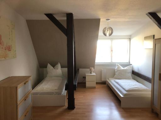 Monteur-Pension W8 - Housity