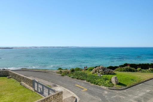 Longship In Arniston - Housity