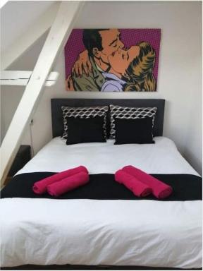 The pop-art luxury suite - Housity