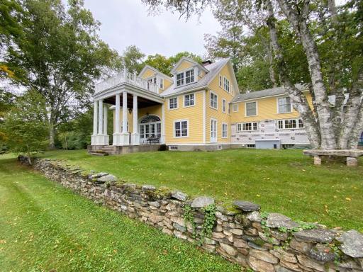 201HH - grand historic home with tasteful updates and old charm - WiFi TV Grill - Housity
