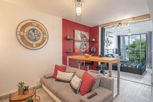 Foyal Toloman - Ibiskis - Housity