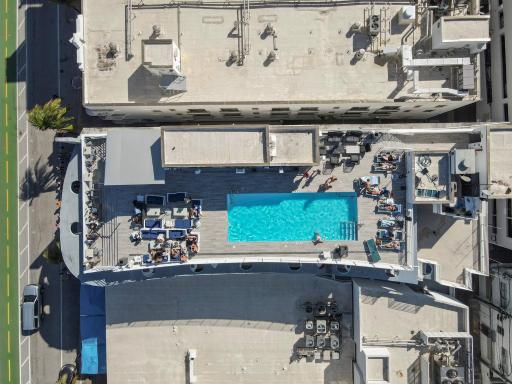 Rooftop-Pool Suite with King Bed in Ocean Dr C303 - Housity