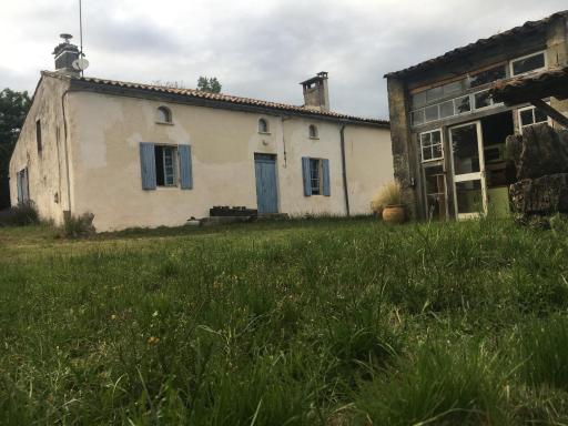 Jolie maison ancienne adaptée aux petits groupes - Maison Peyri - Housity