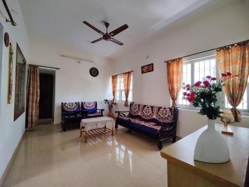 Comfy 2-bedroom House in Sanjaynagar, Bengaluru - Housity