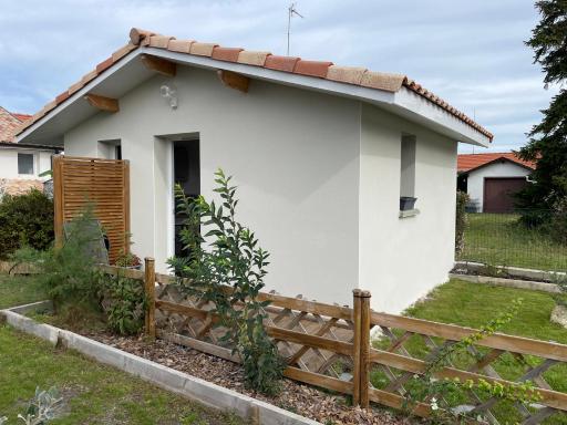 joli studio neuf tout equipé, wifi - Housity