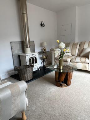 The Old Dairy Steep,Petersfield in Collyers Estate in the South Downs National park - Housity