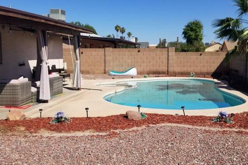 County Meadows Community home with non heated private pool - Housity