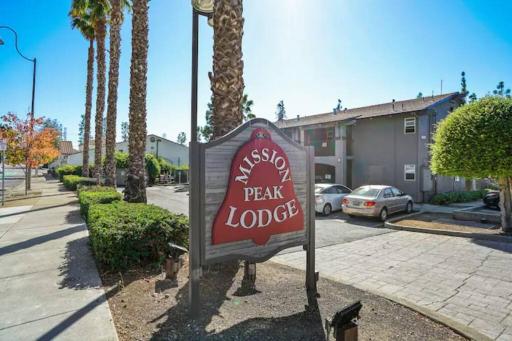 Mission Peak Lodge - Housity