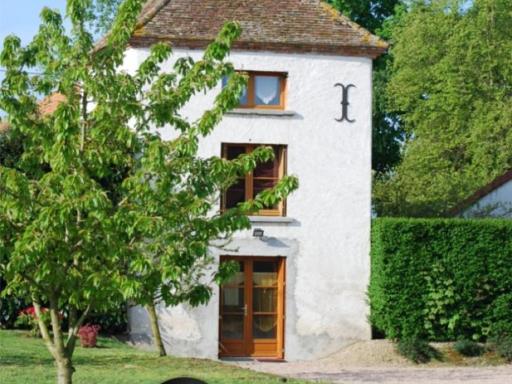 Gîte Saint-Pourçain-sur-Sioule, 2 pièces, 2 personnes - FR-1-489-30 - Housity